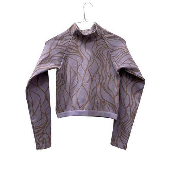 NWT Fabletics Lilac Activewear Top size:8 - Picture 2 of 9